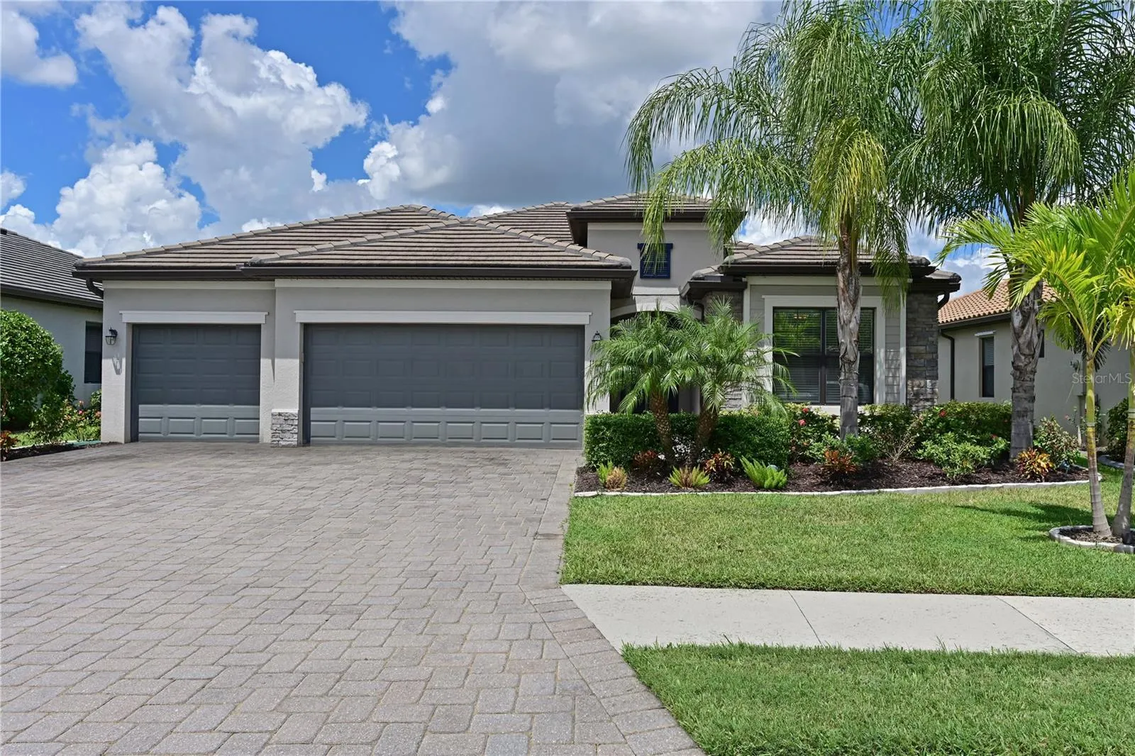 11525 AUTUMN LEAF WAY