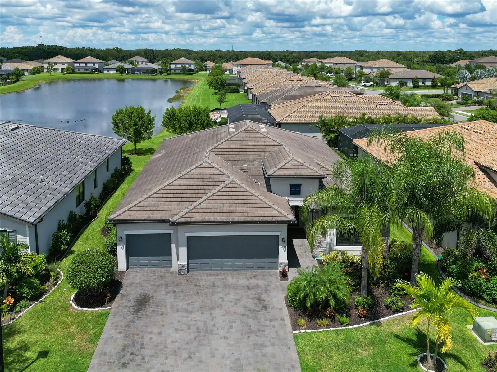 11525 AUTUMN LEAF WAY