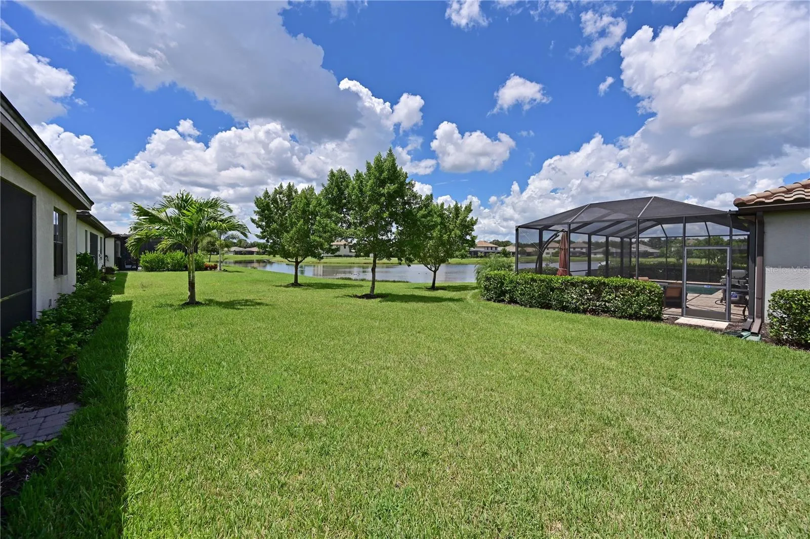 11525 AUTUMN LEAF WAY