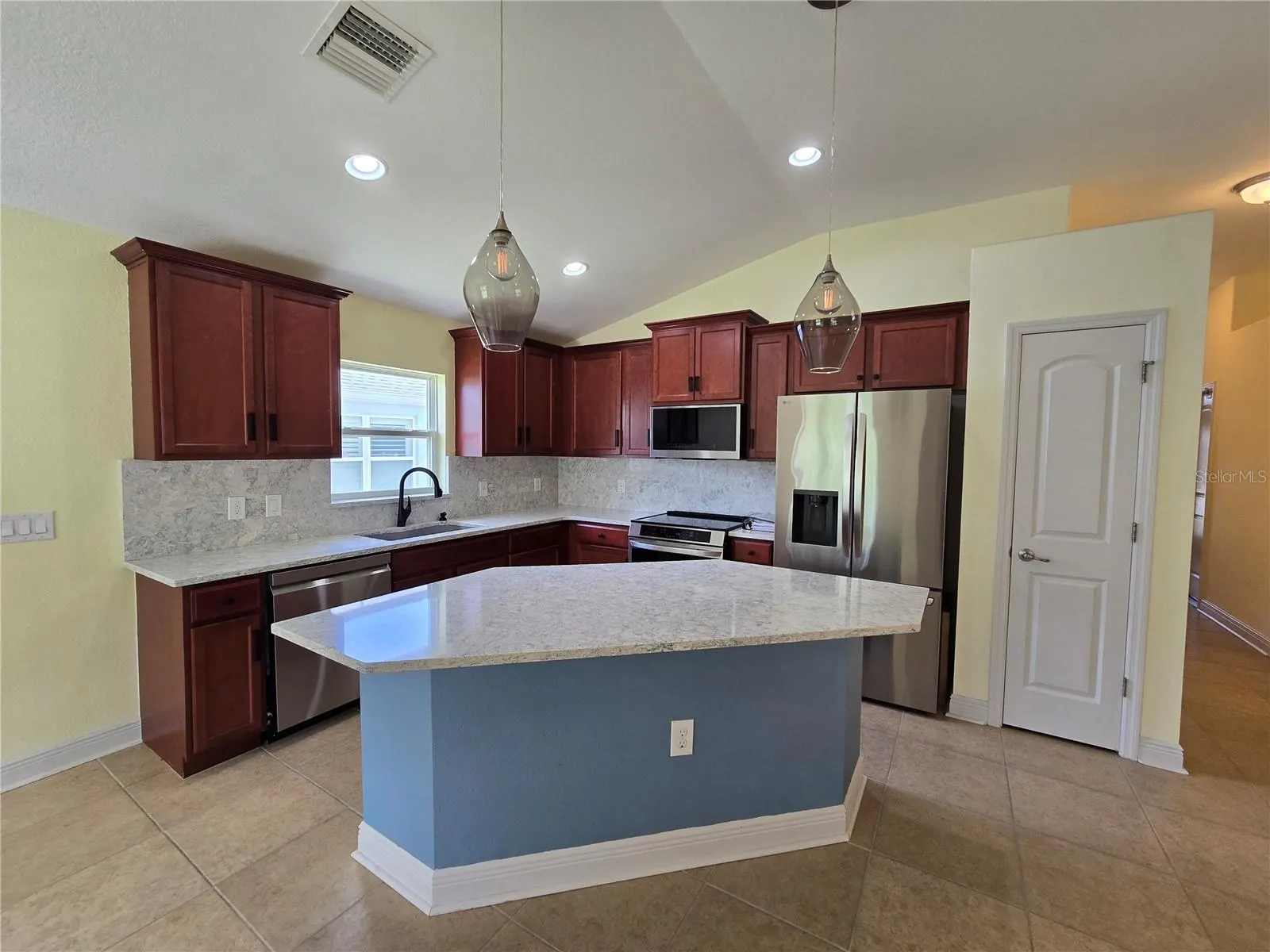 10068 WINDING RIVER RD