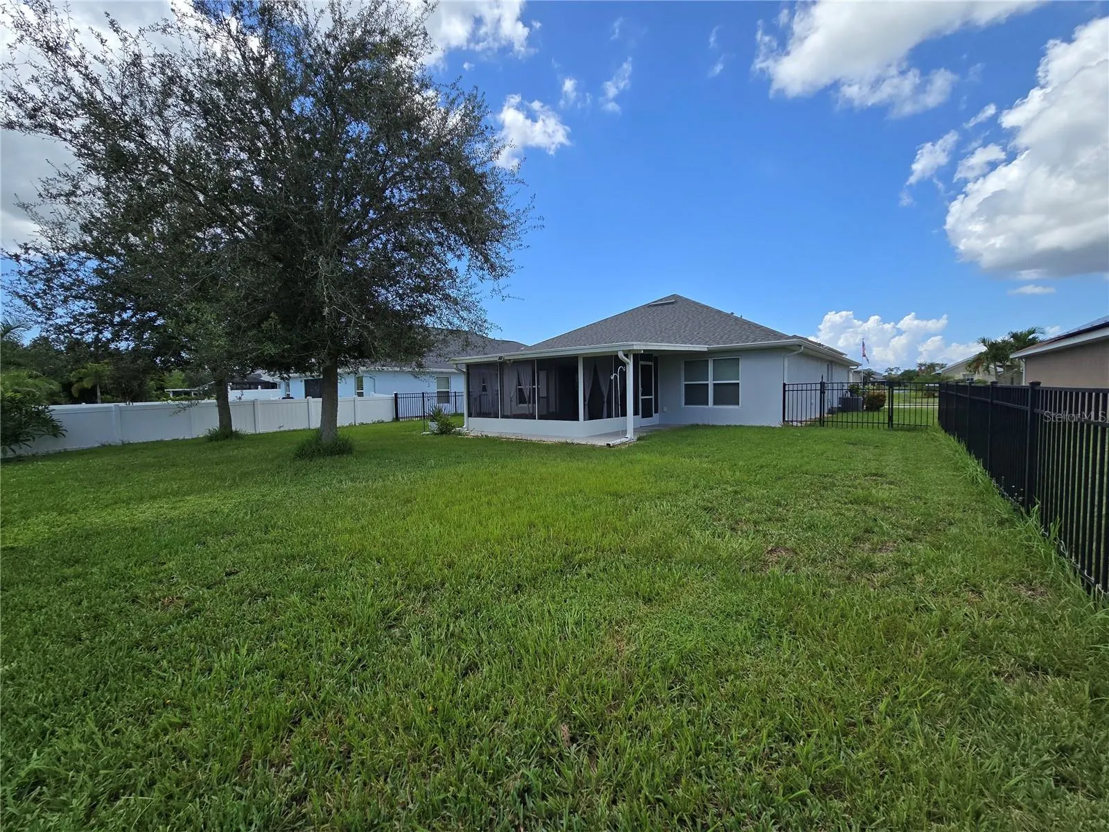 10068 WINDING RIVER RD