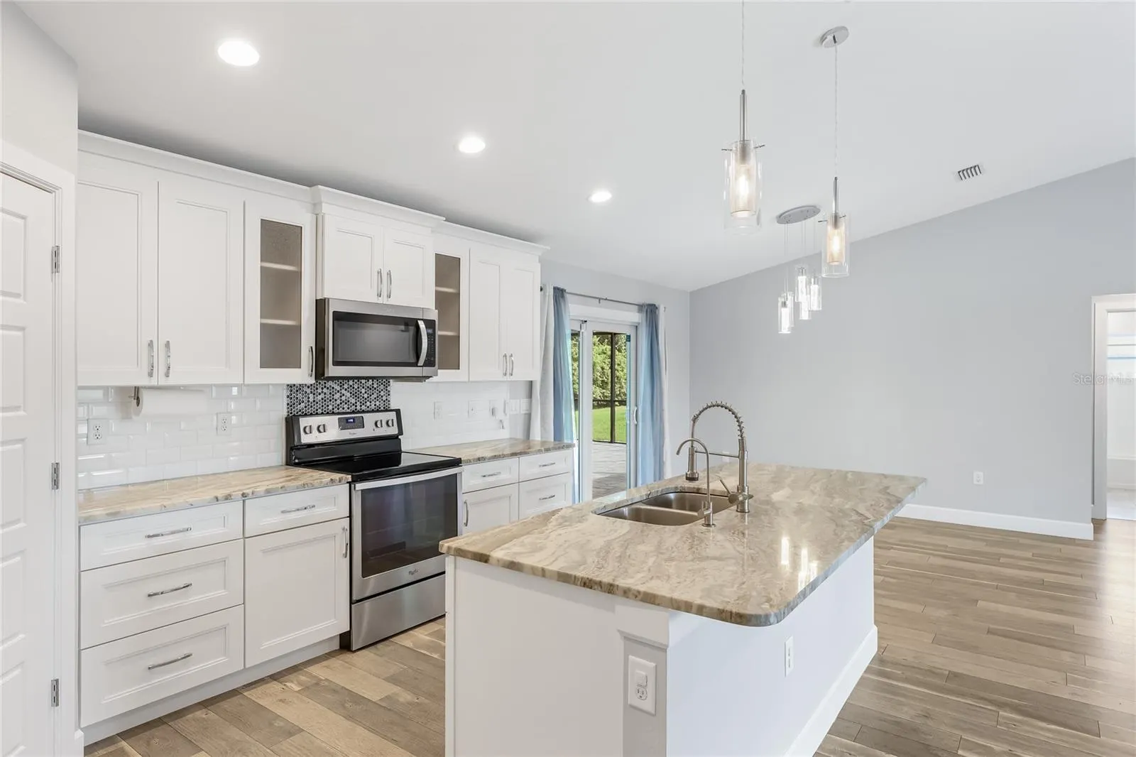 4592 CRABAPPLE AVE