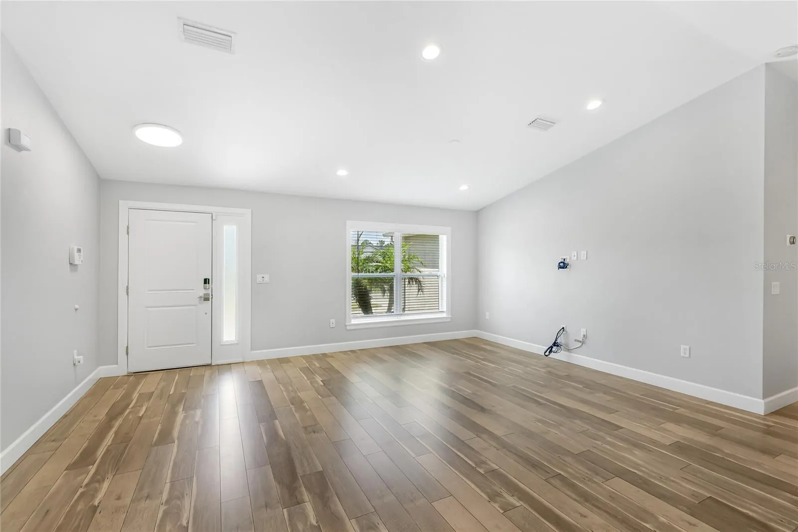 4592 CRABAPPLE AVE
