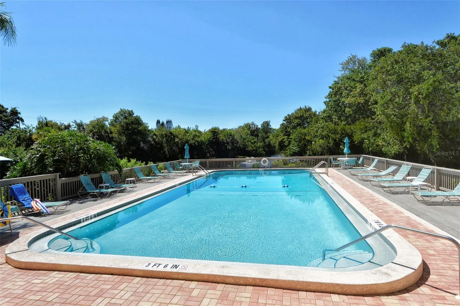 111 WOODLAND PL
