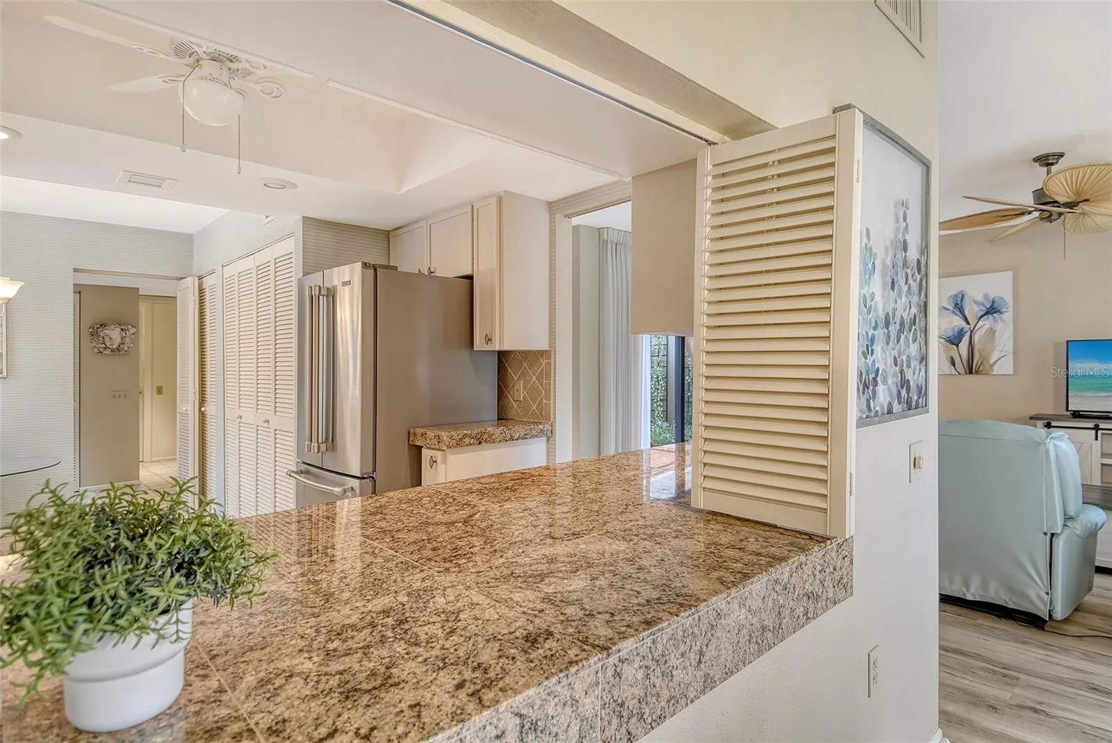111 WOODLAND PL