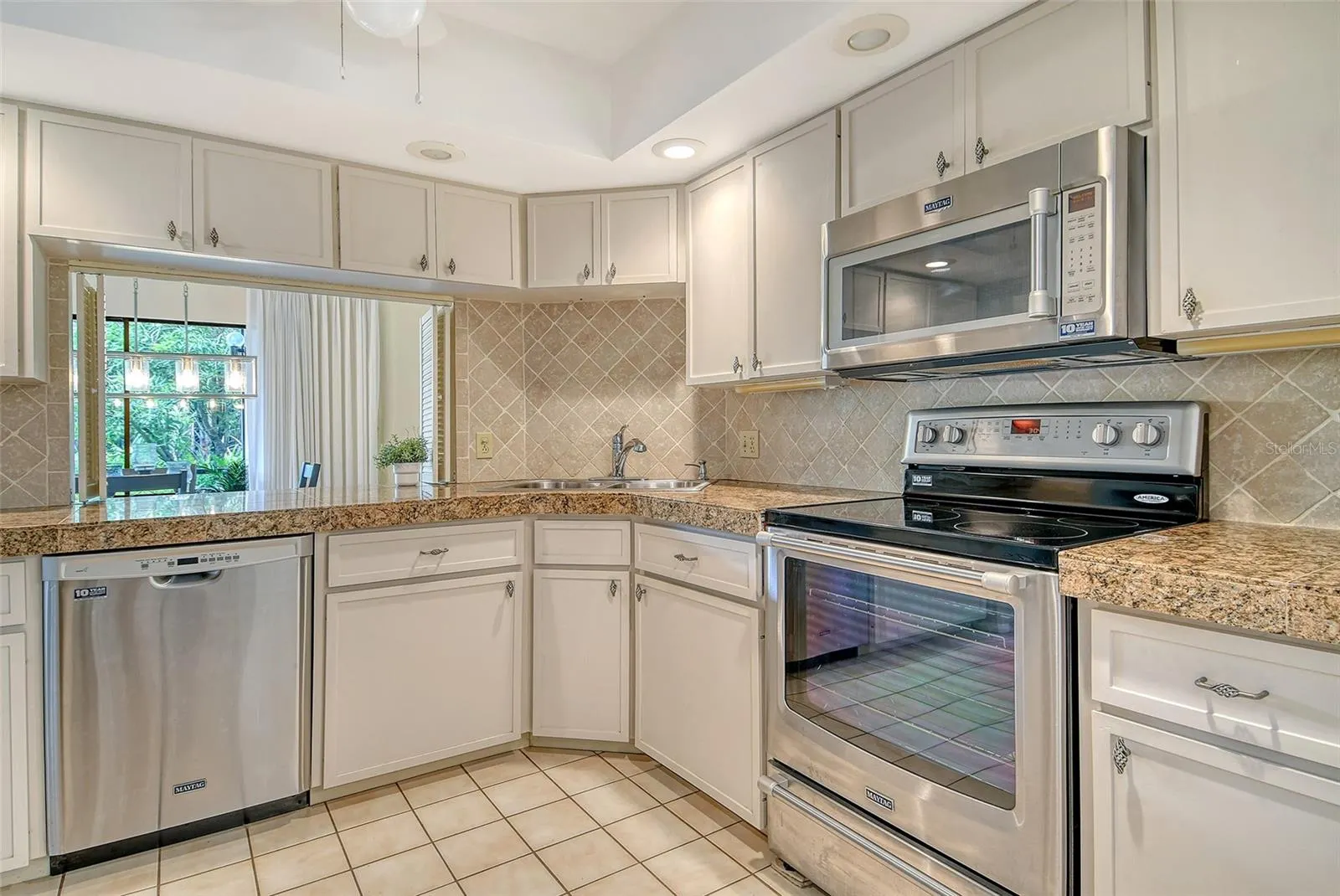 111 WOODLAND PL