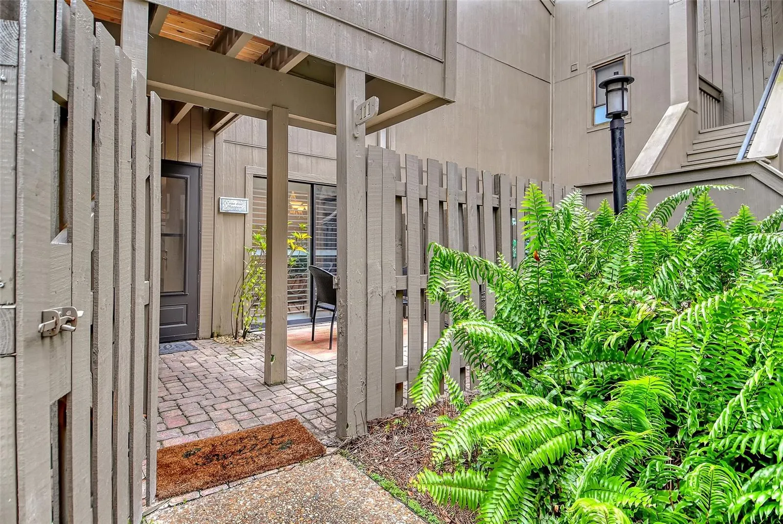 111 WOODLAND PL