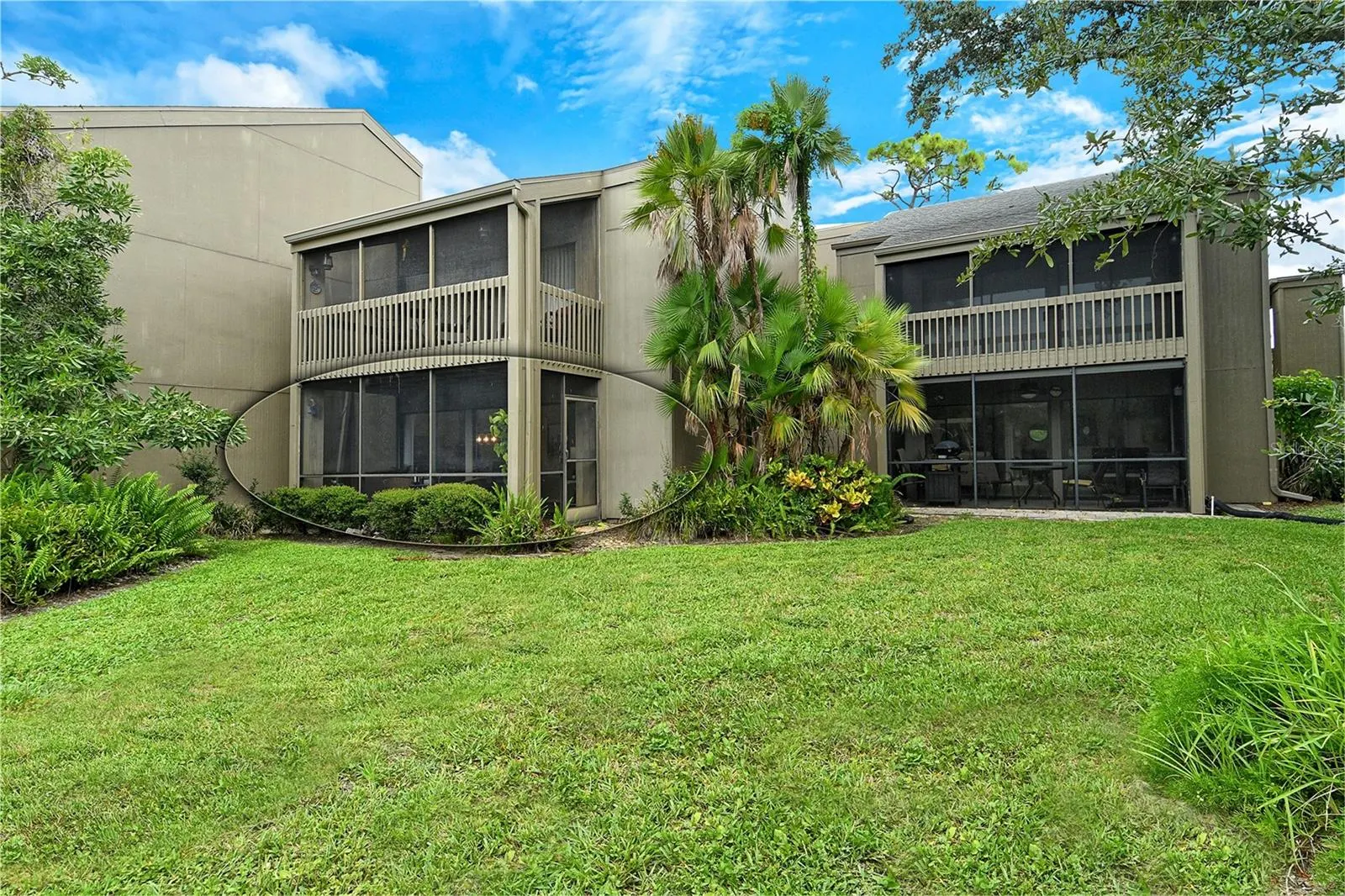 111 WOODLAND PL