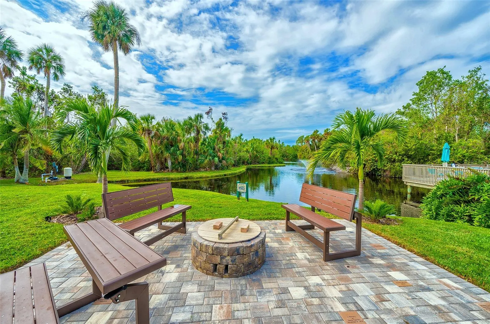 111 WOODLAND PL