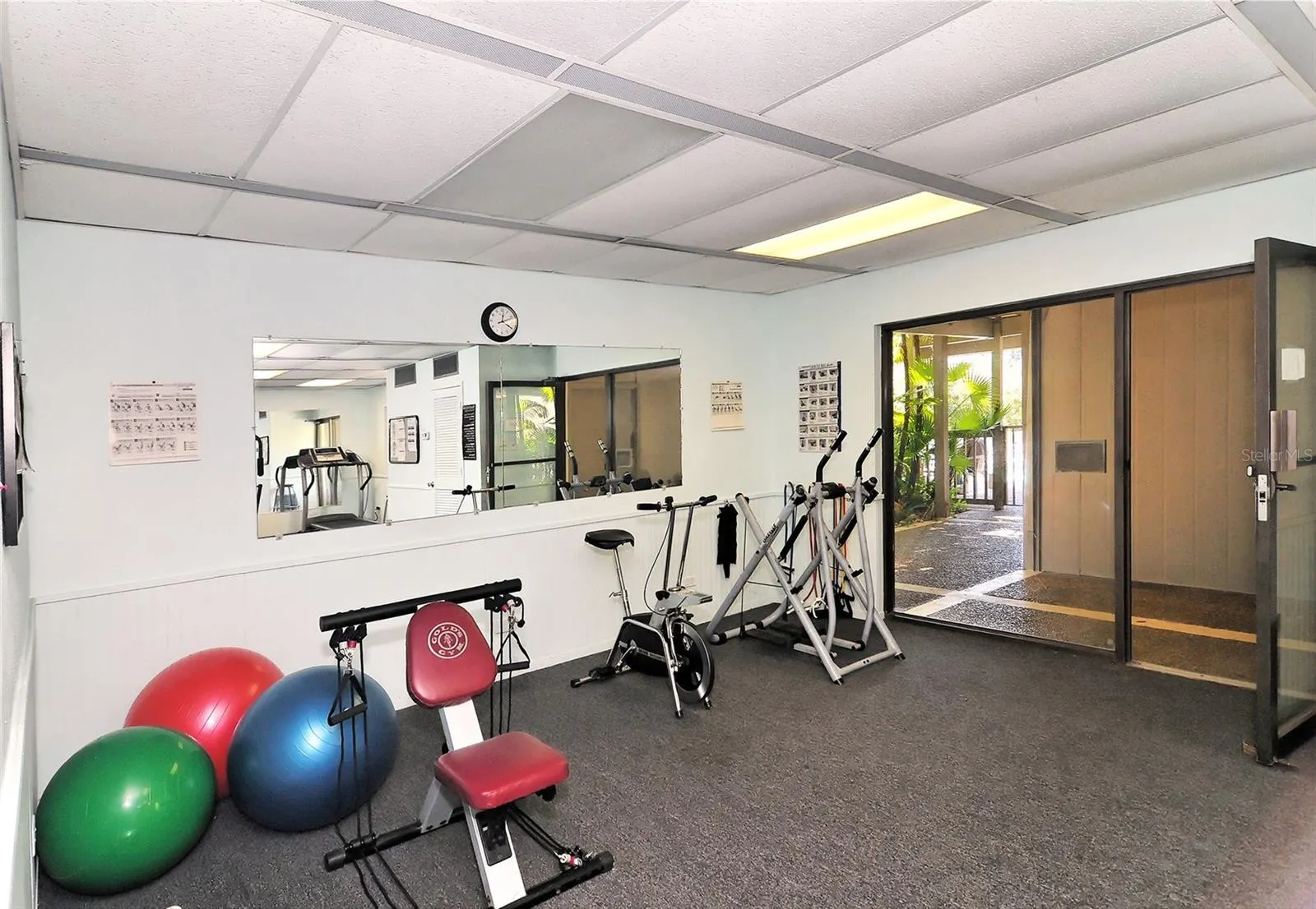 111 WOODLAND PL