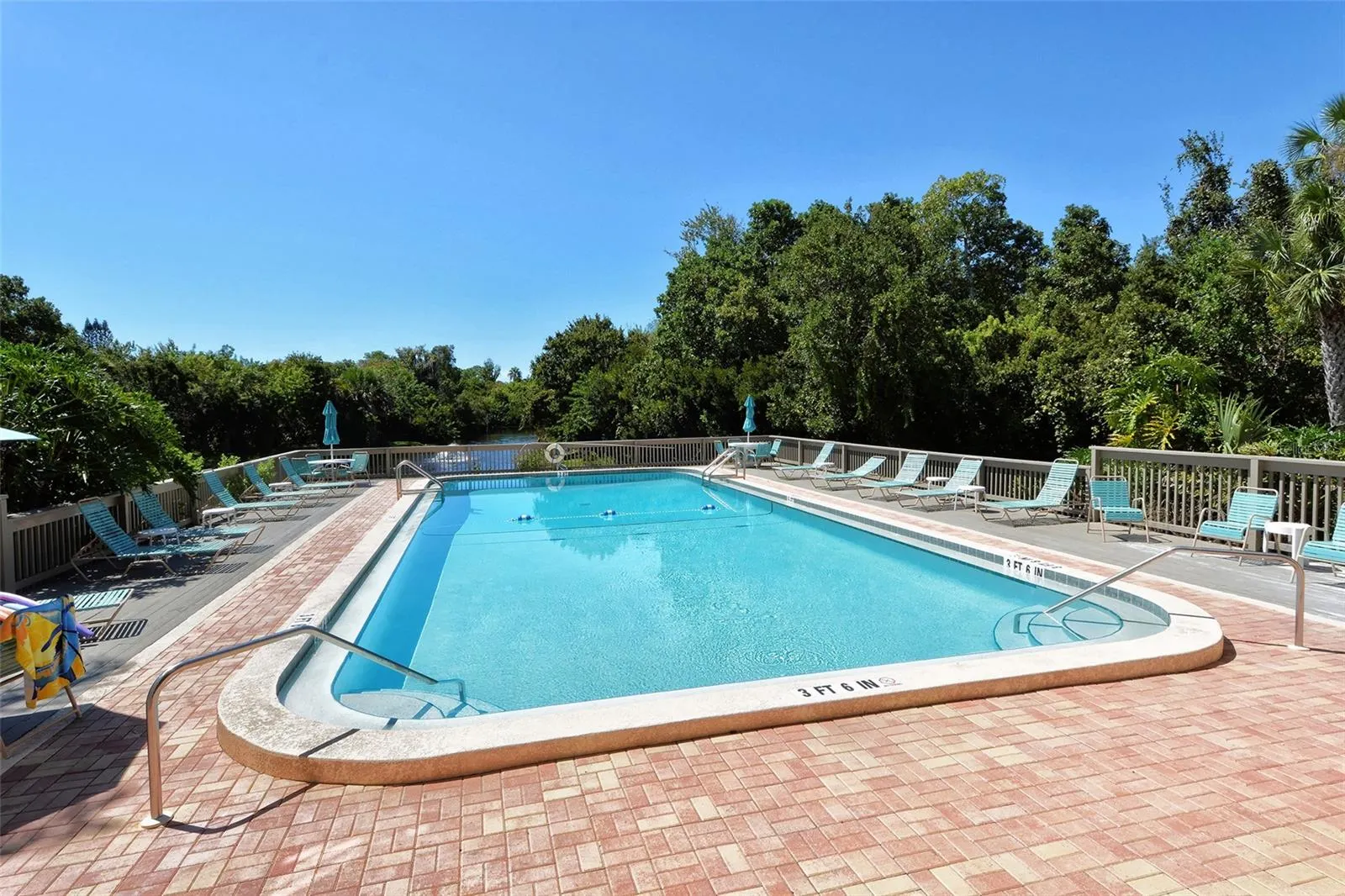 111 WOODLAND PL