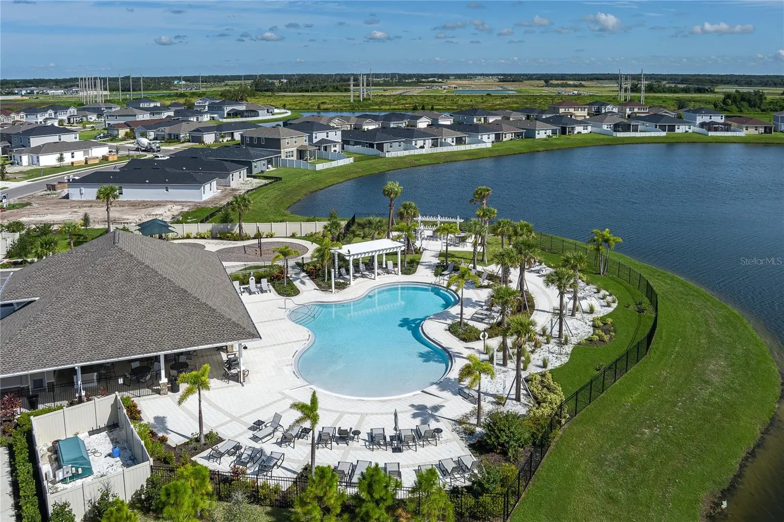9577 SANDY BLUFFS CIR
