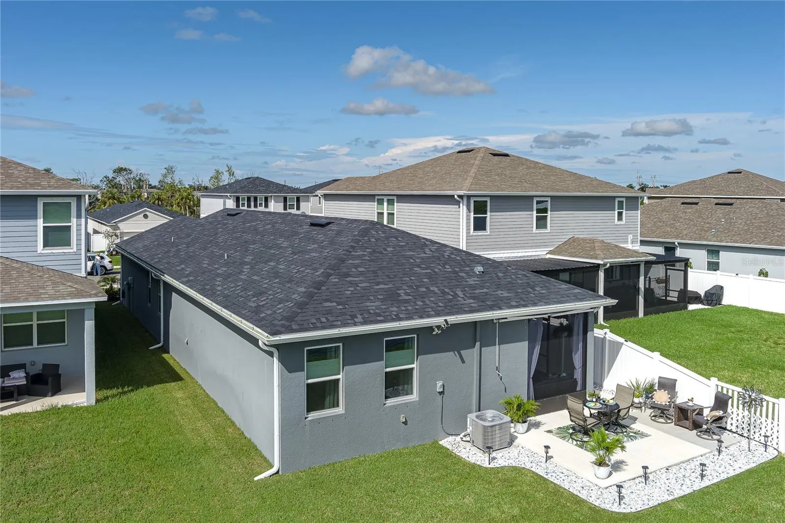 9577 SANDY BLUFFS CIR