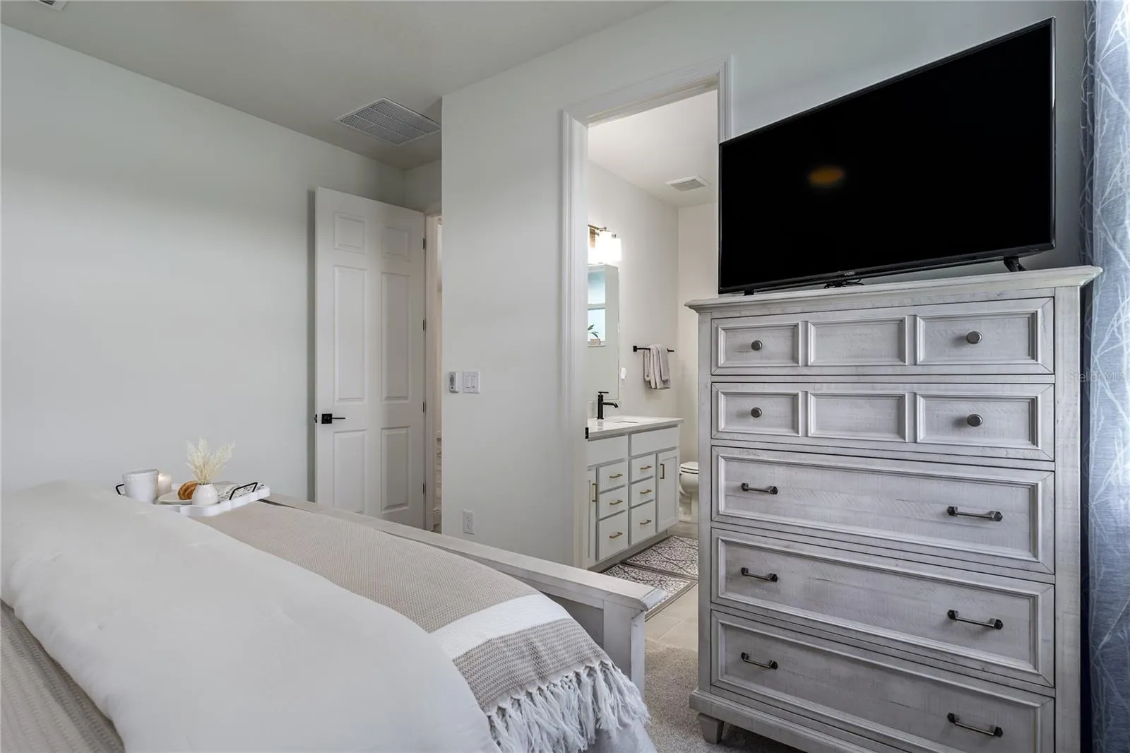 9577 SANDY BLUFFS CIR