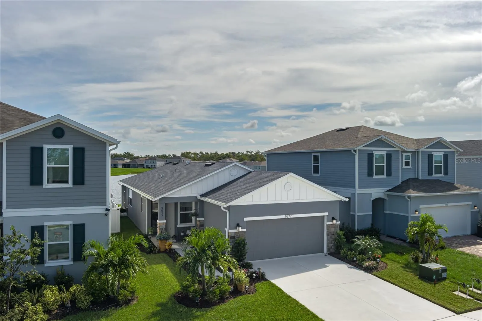9577 SANDY BLUFFS CIR