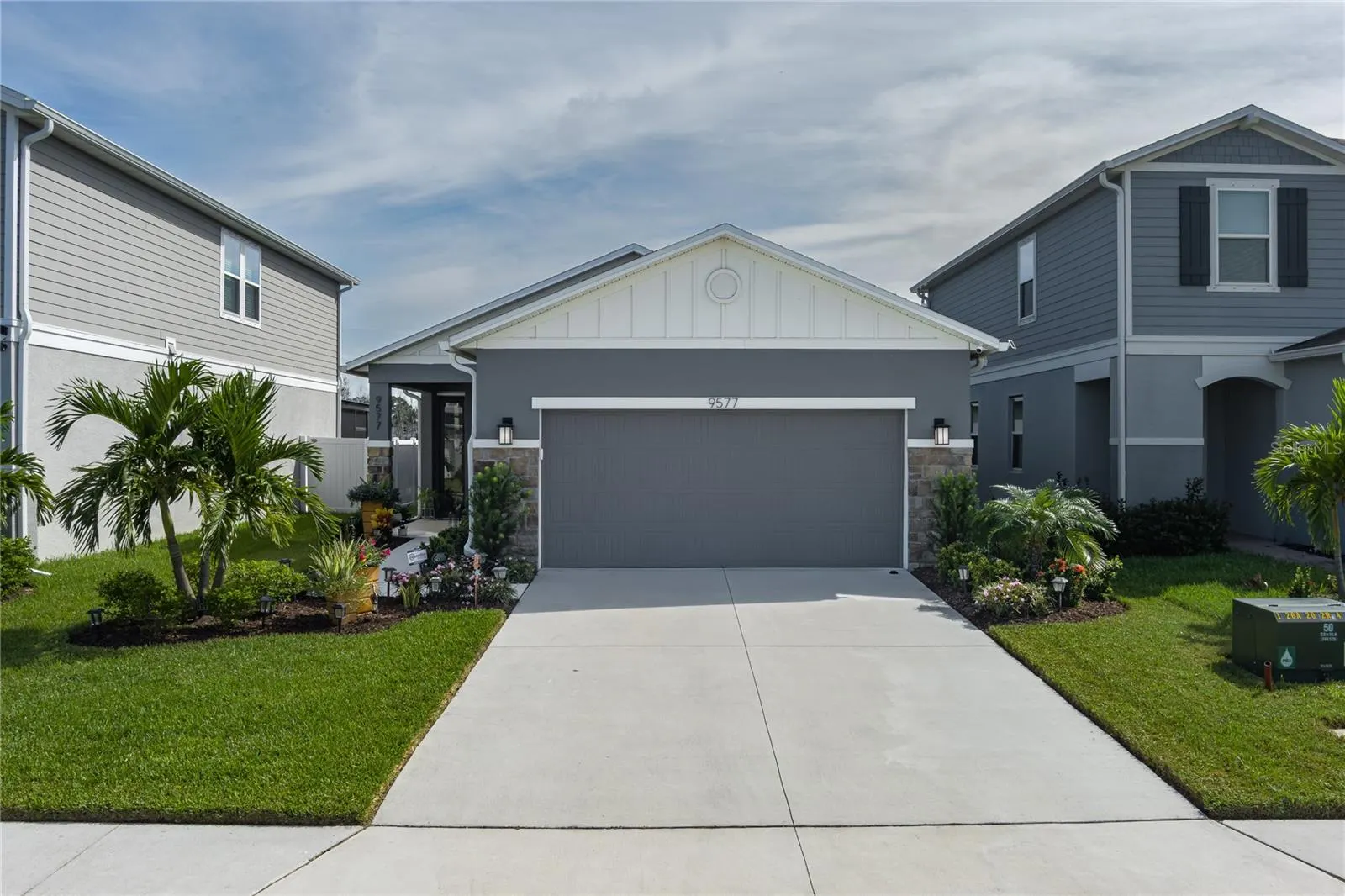 9577 SANDY BLUFFS CIR