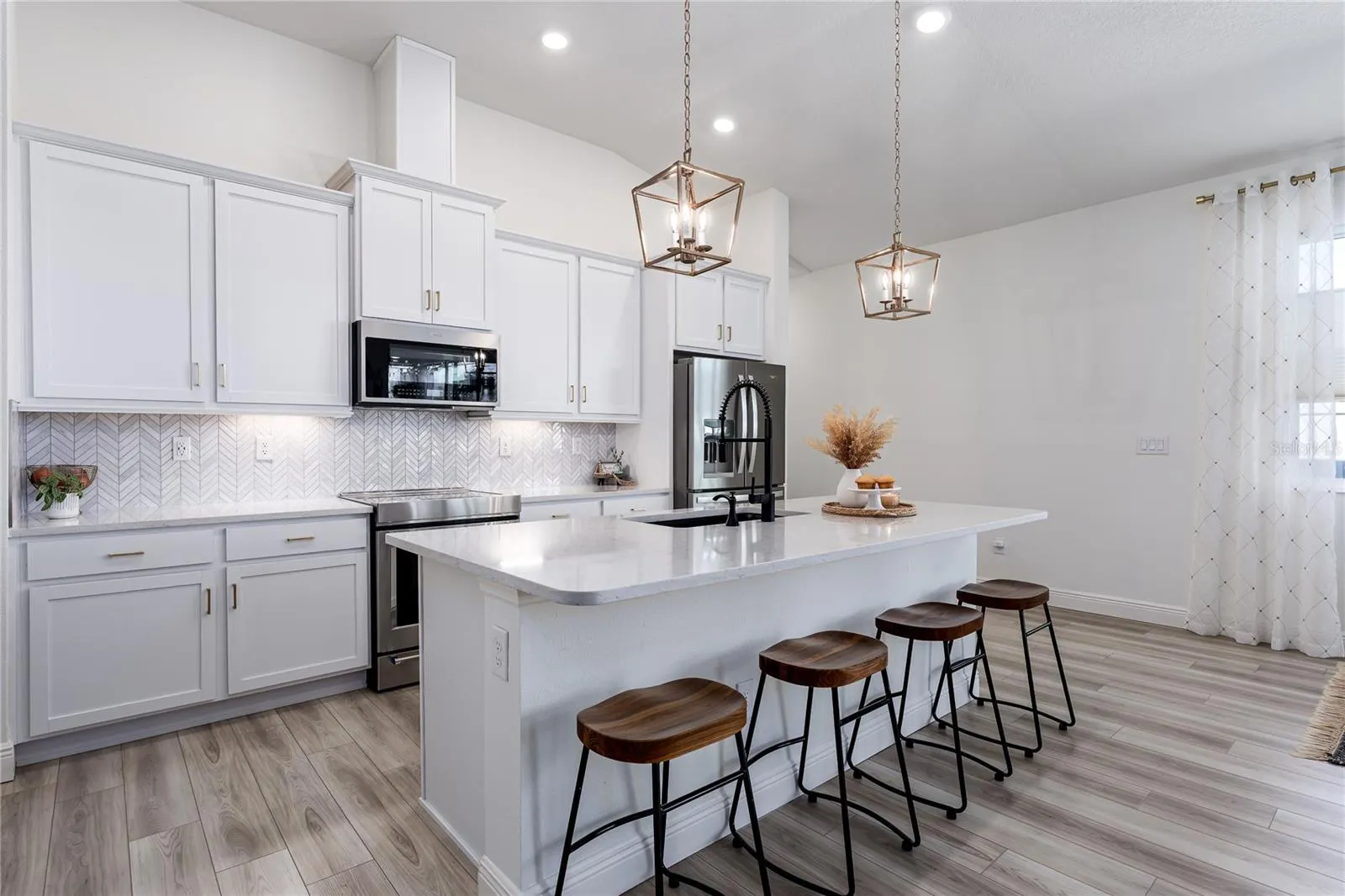9577 SANDY BLUFFS CIR