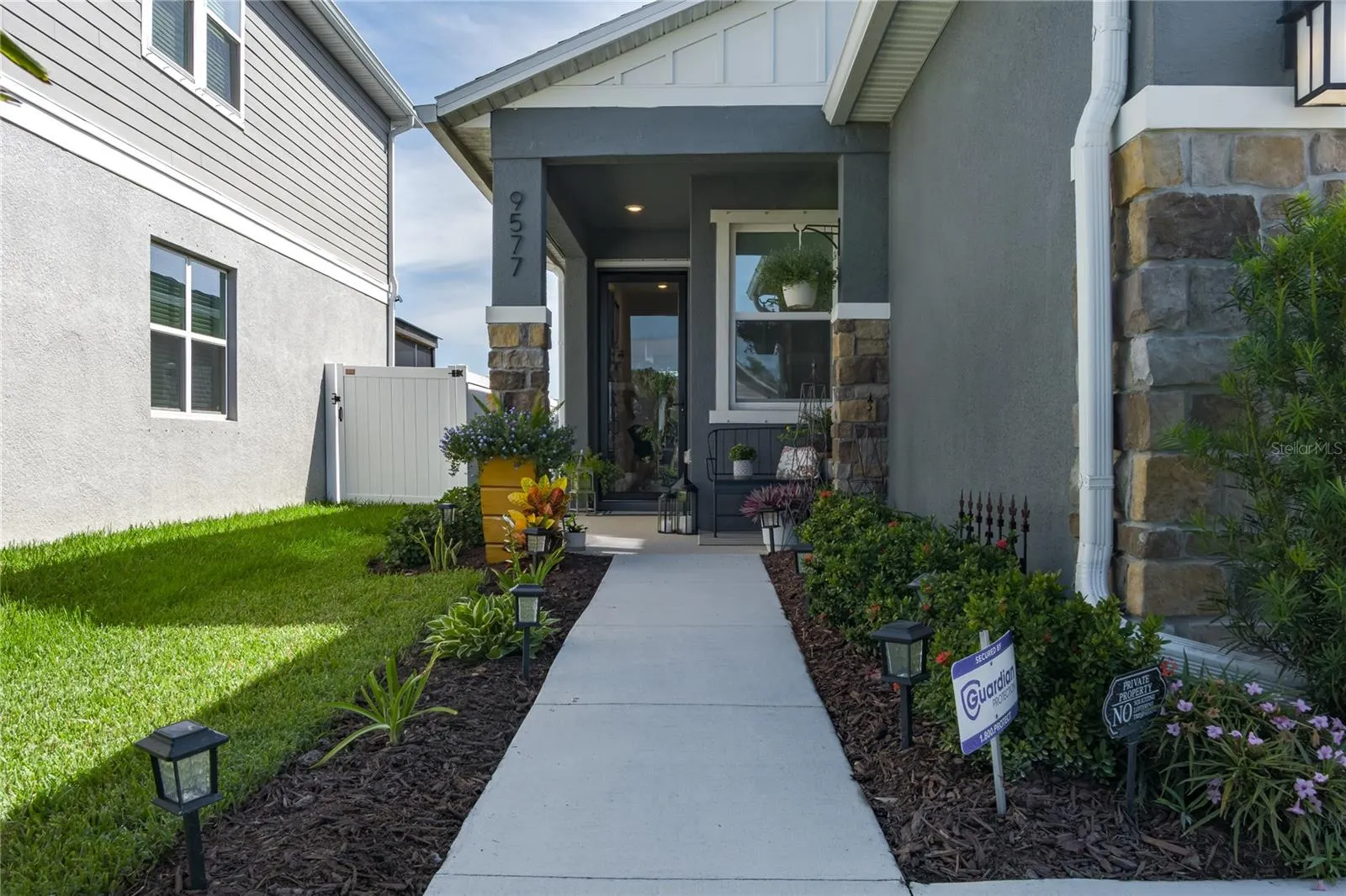 9577 SANDY BLUFFS CIR