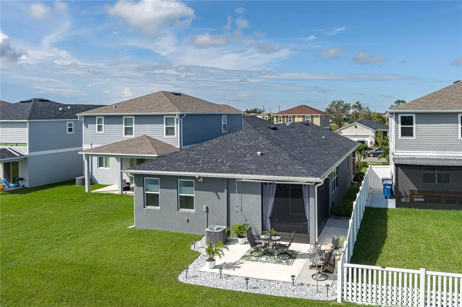 9577 SANDY BLUFFS CIR