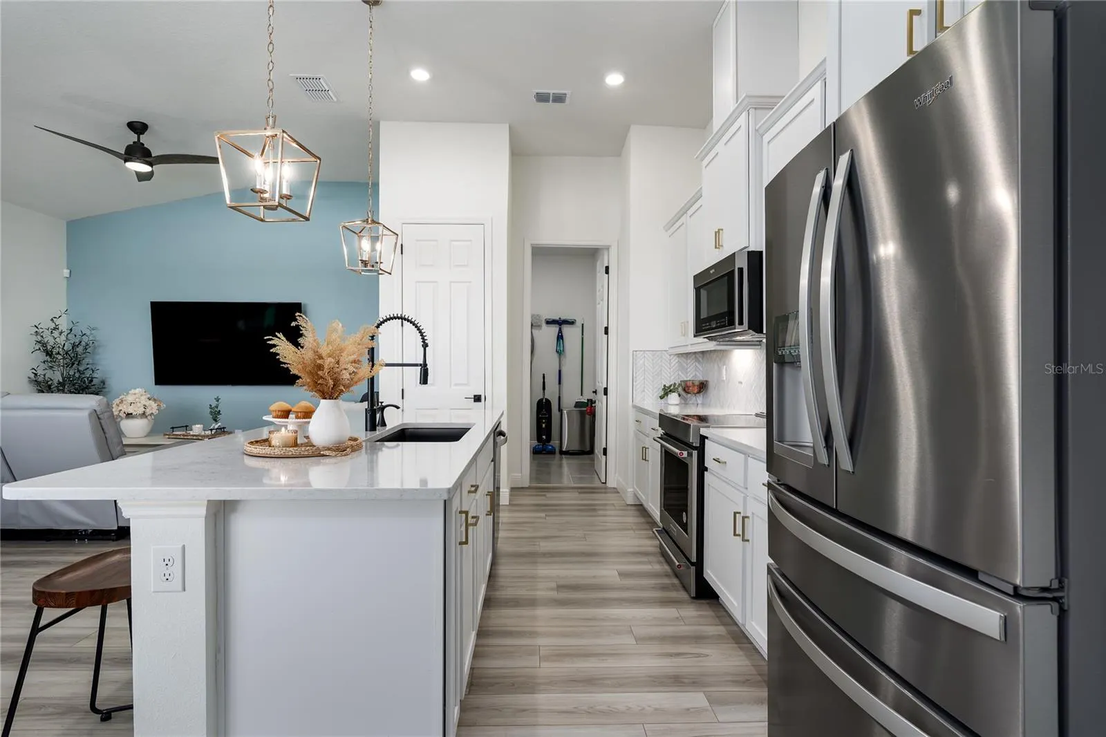 9577 SANDY BLUFFS CIR