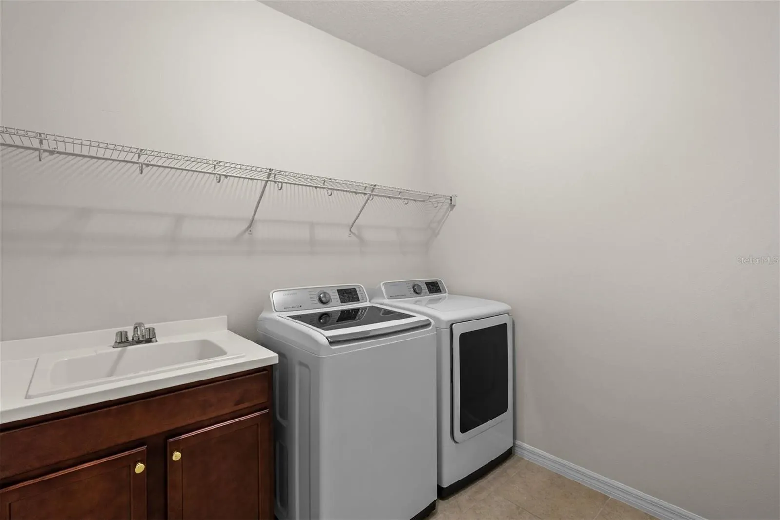 128 AVENS DR