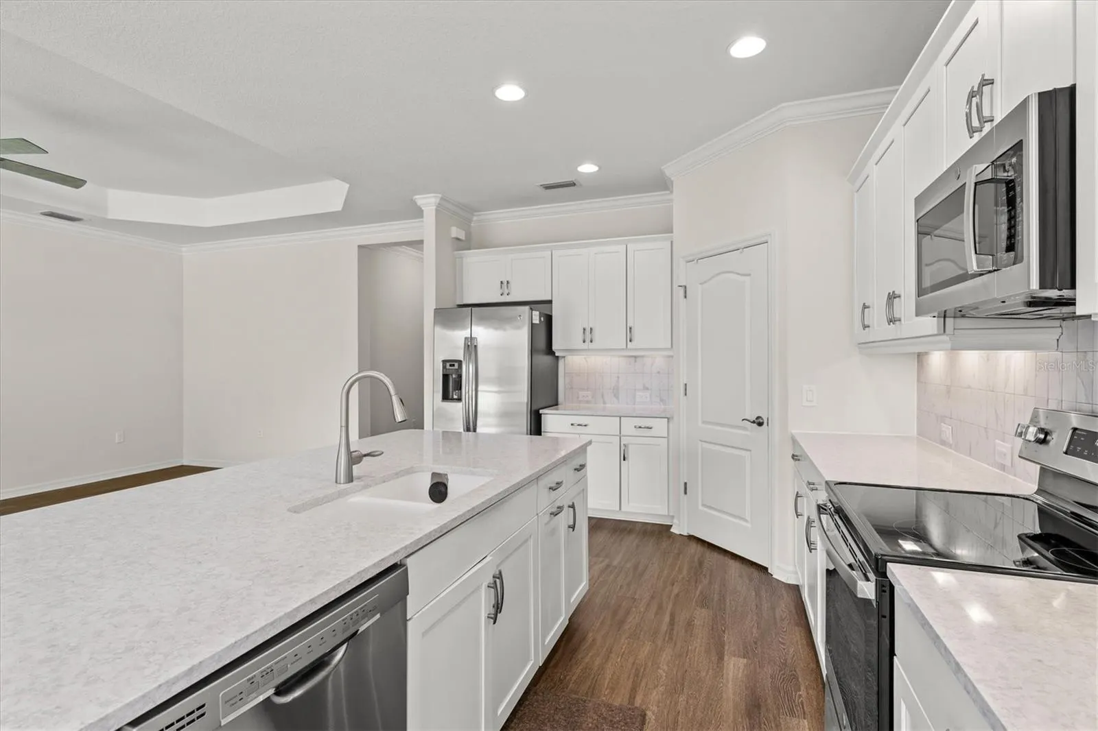 128 AVENS DR