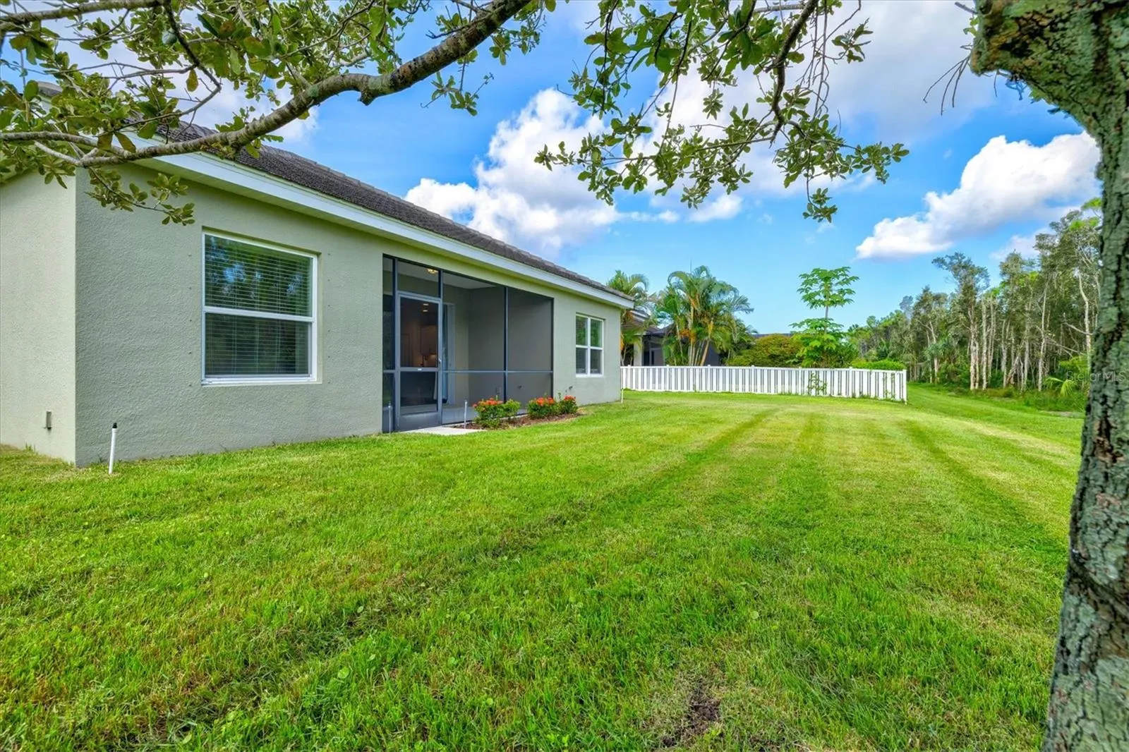 128 AVENS DR