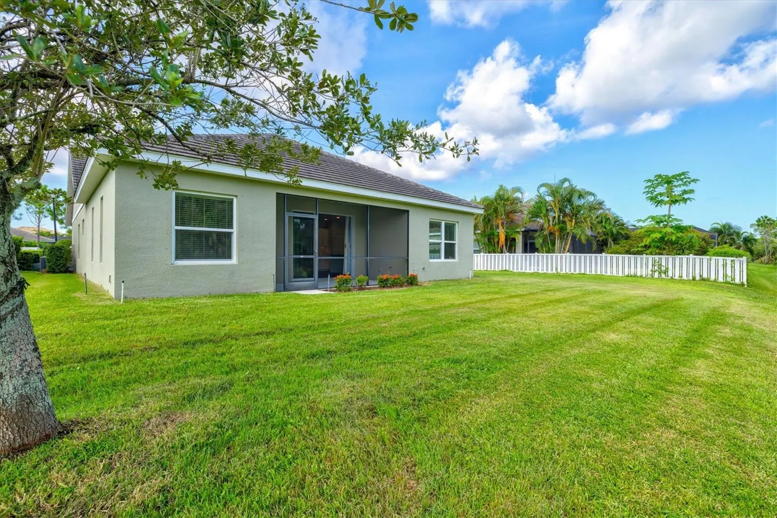 128 AVENS DR
