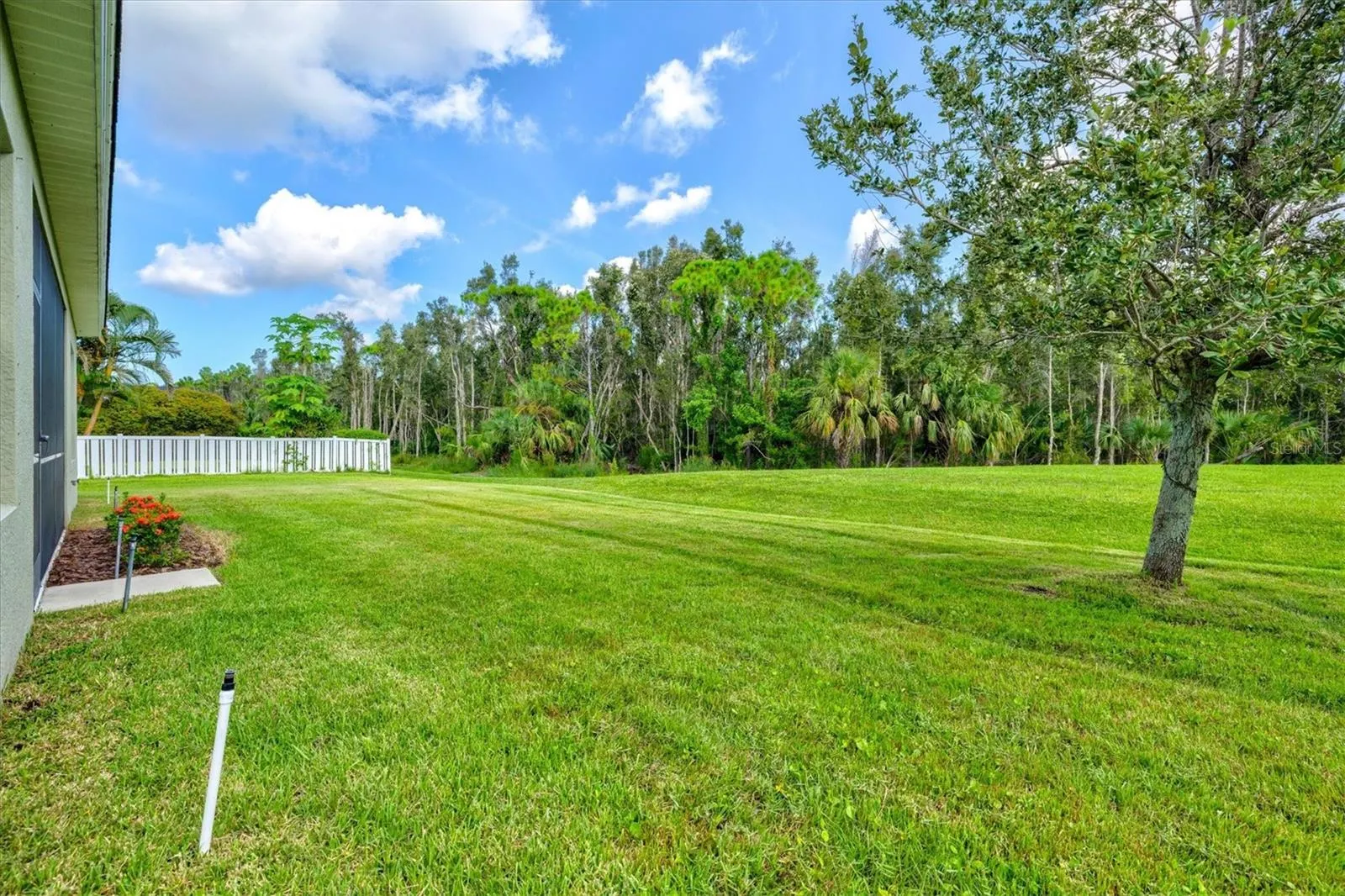 128 AVENS DR
