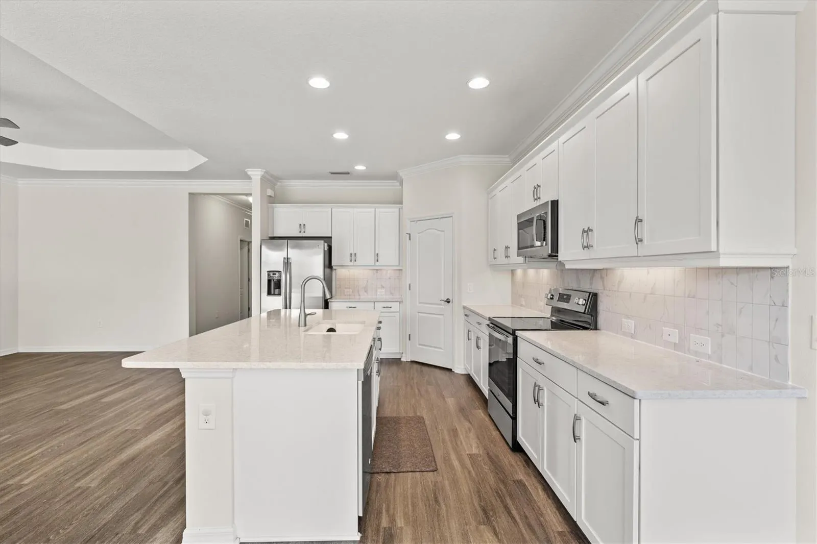 128 AVENS DR