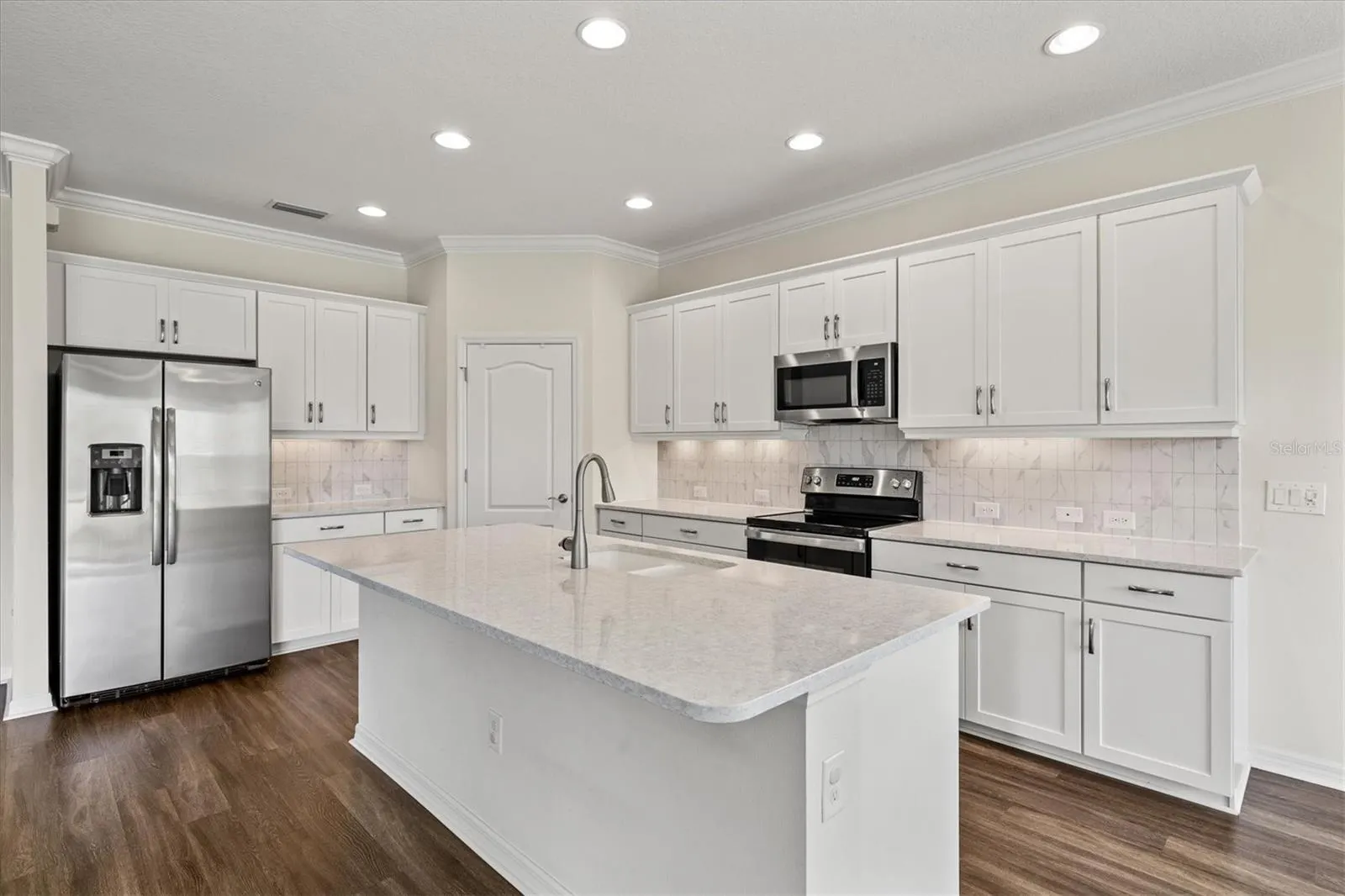128 AVENS DR