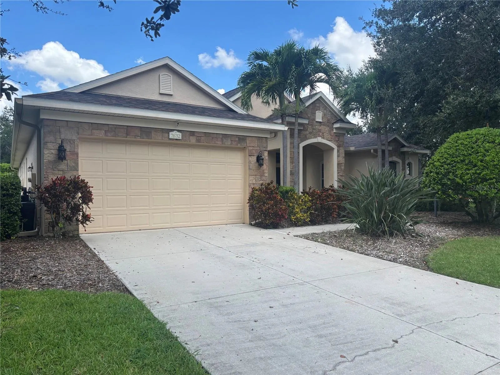 7632 DRAYTON CIR