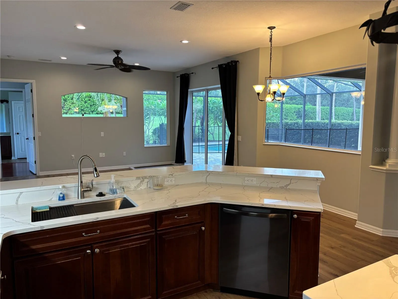 7632 DRAYTON CIR