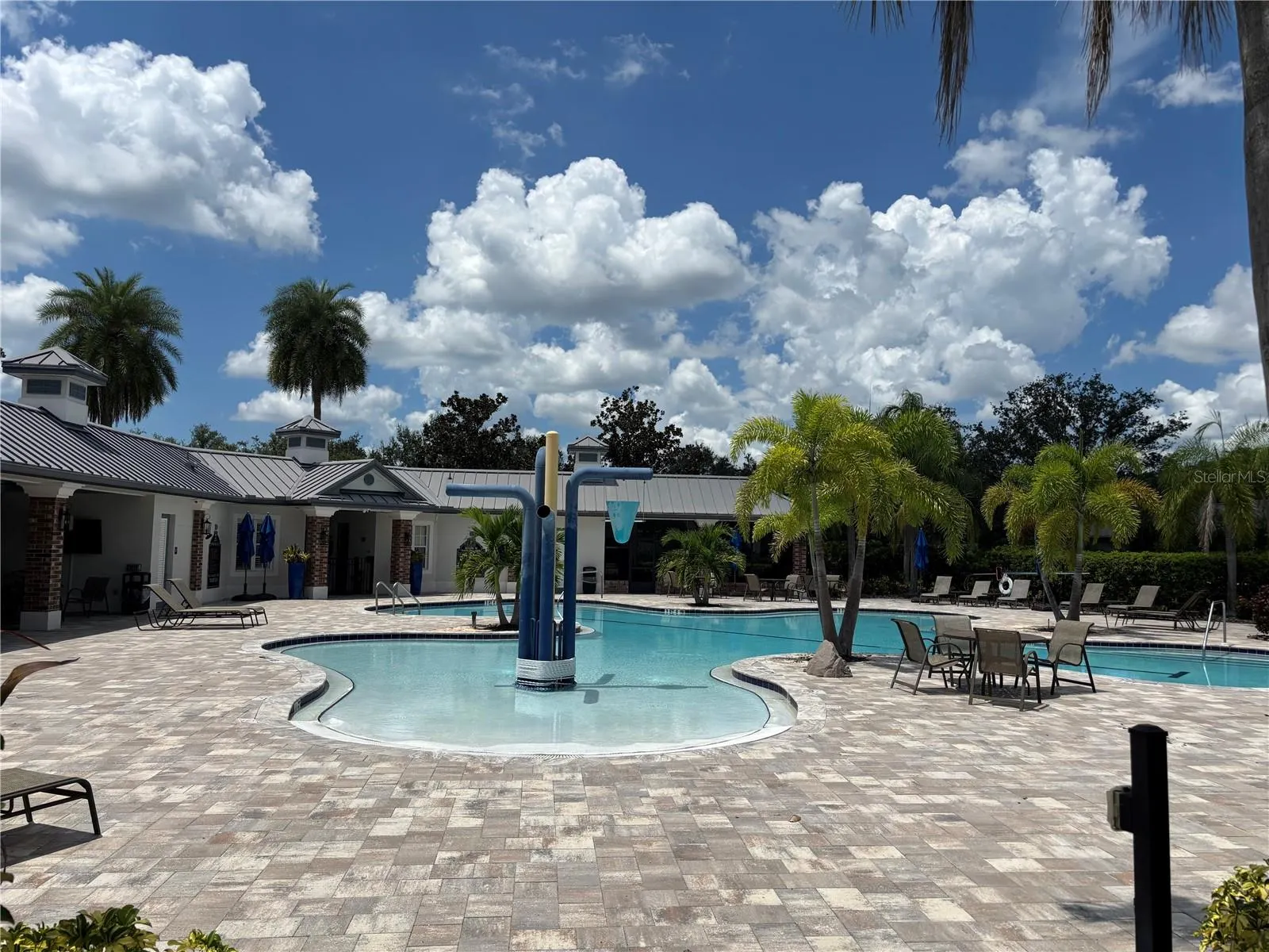 7632 DRAYTON CIR