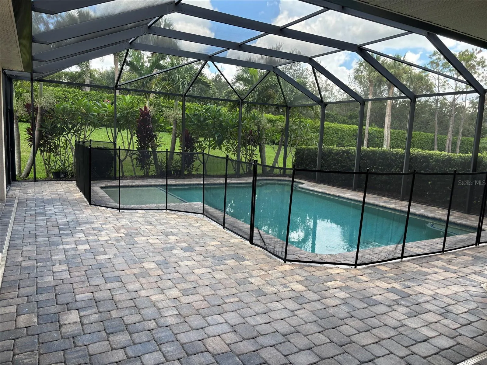 7632 DRAYTON CIR