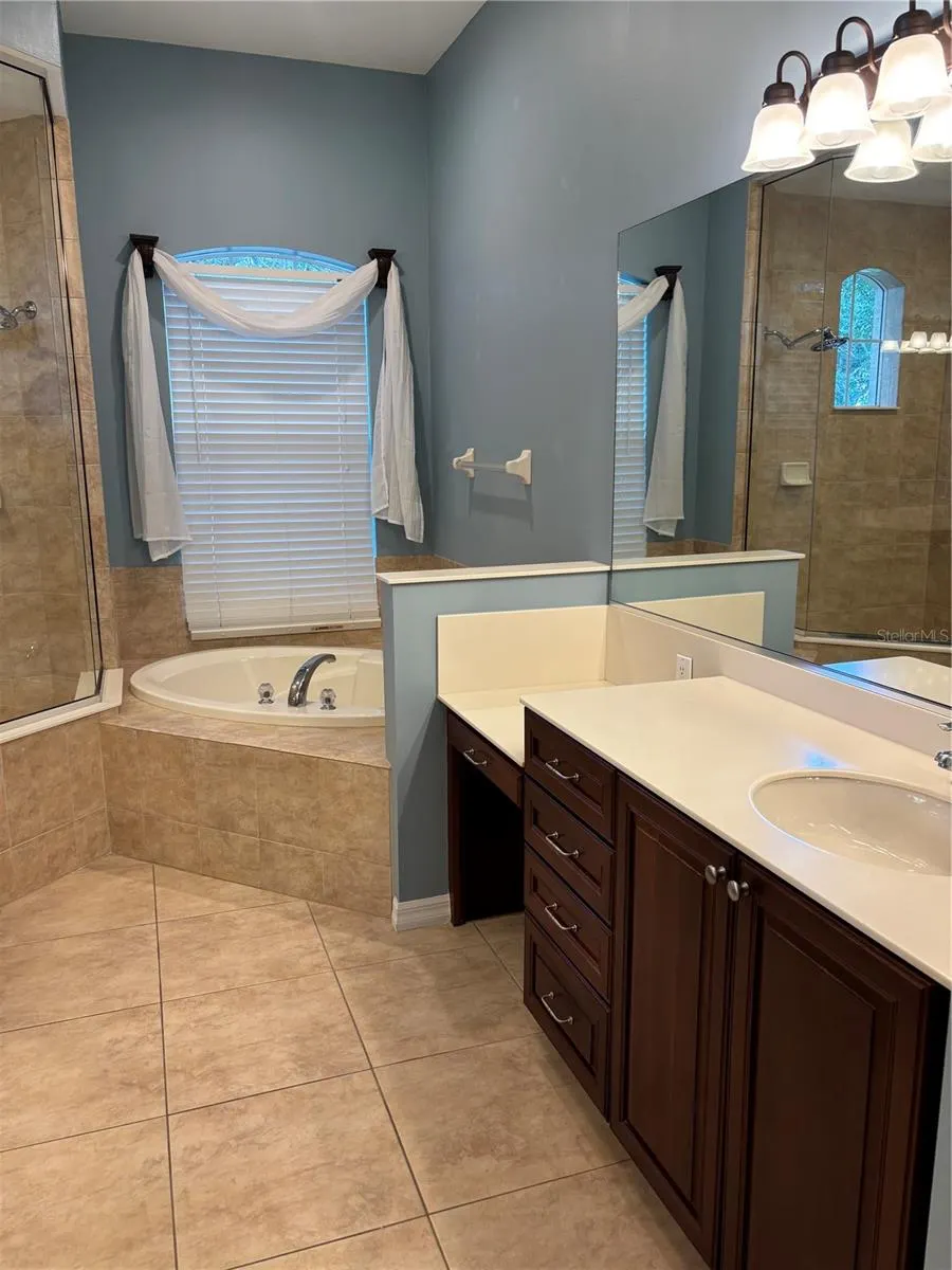7632 DRAYTON CIR