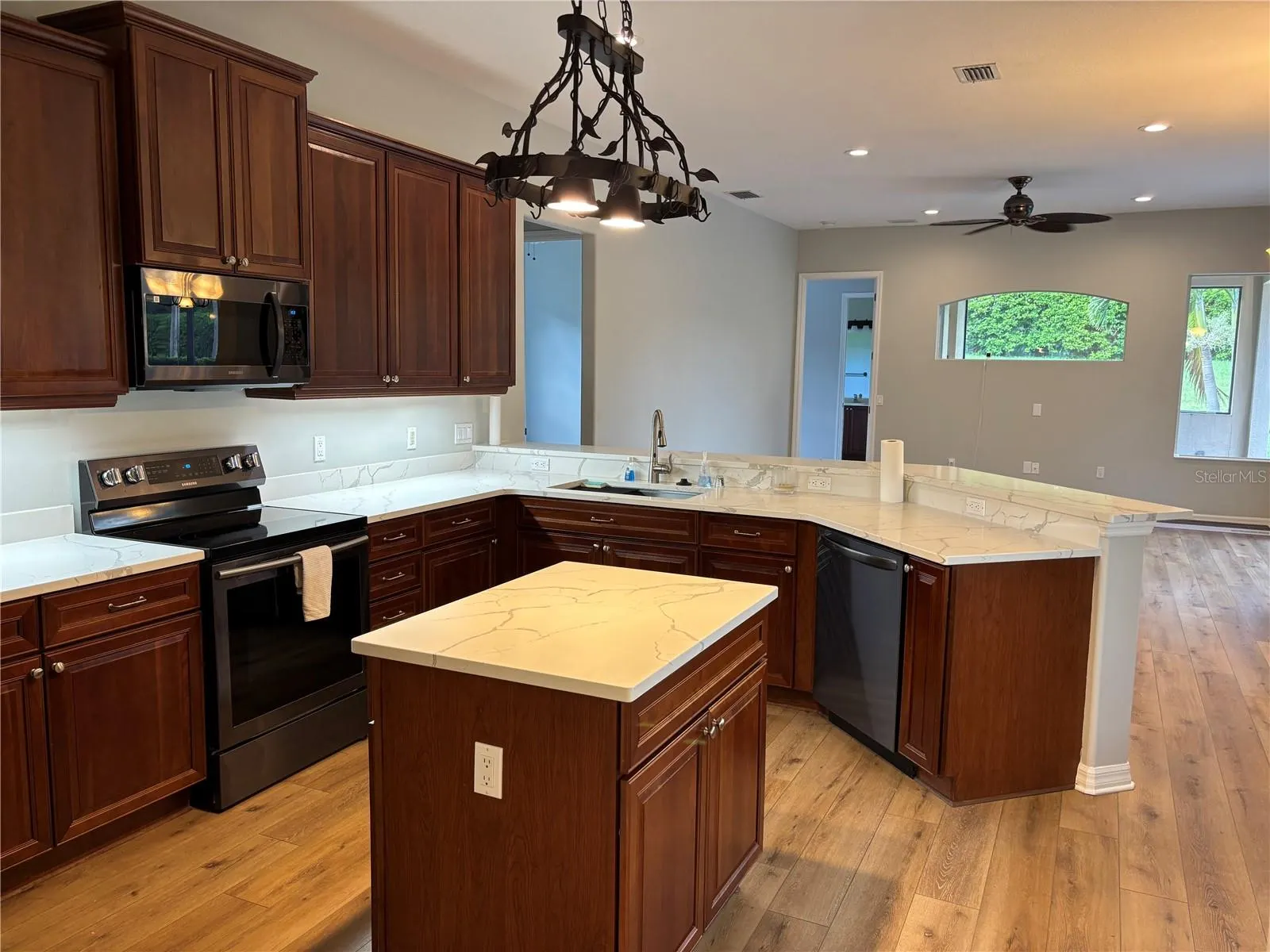 7632 DRAYTON CIR