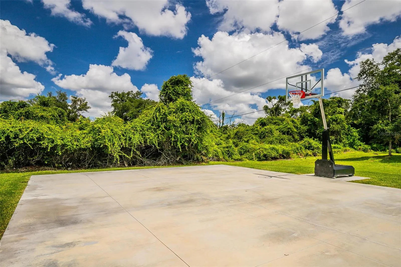 1282 CLEARVIEW DR