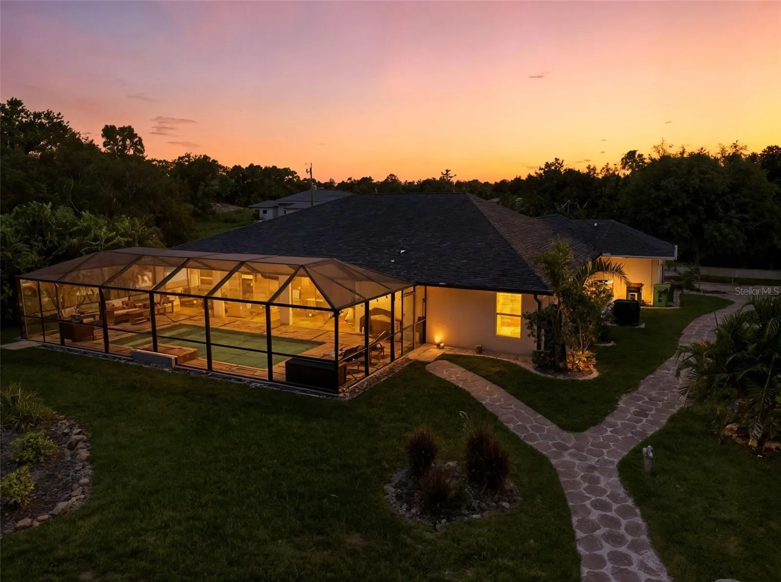 1282 CLEARVIEW DR