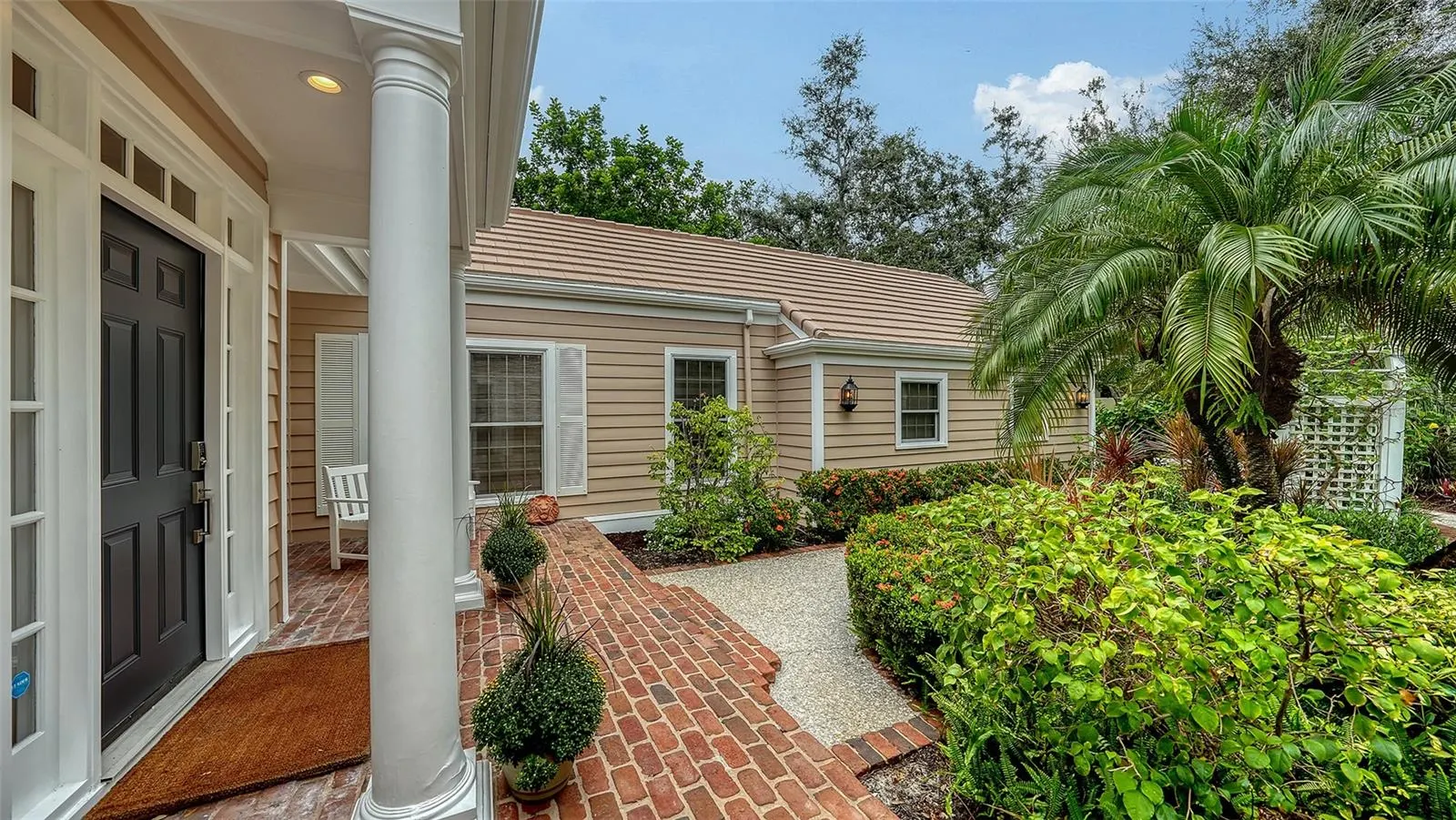 156 BISHOPSCOURT RD