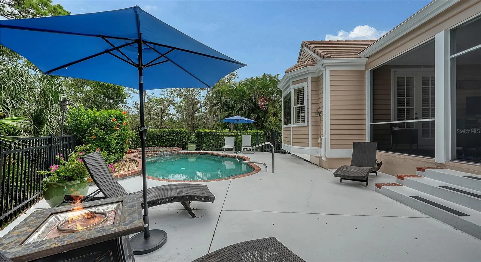 156 BISHOPSCOURT RD