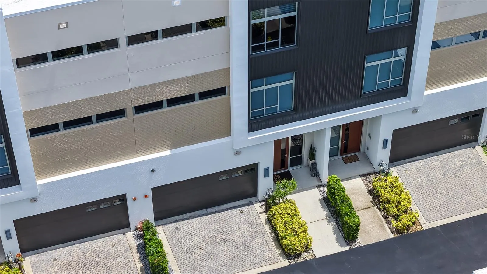 213 COSMOPOLITAN CT
