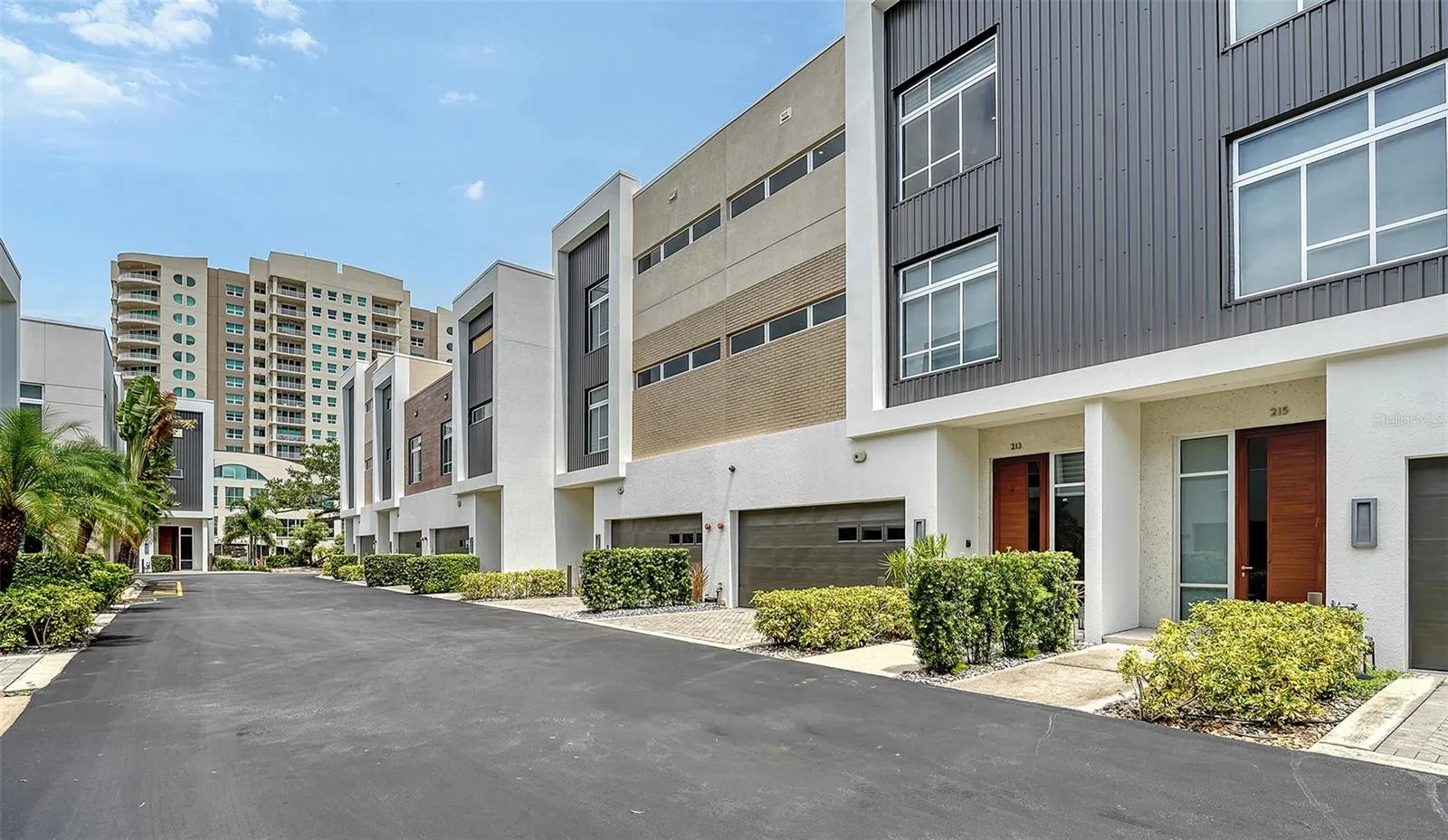 213 COSMOPOLITAN CT