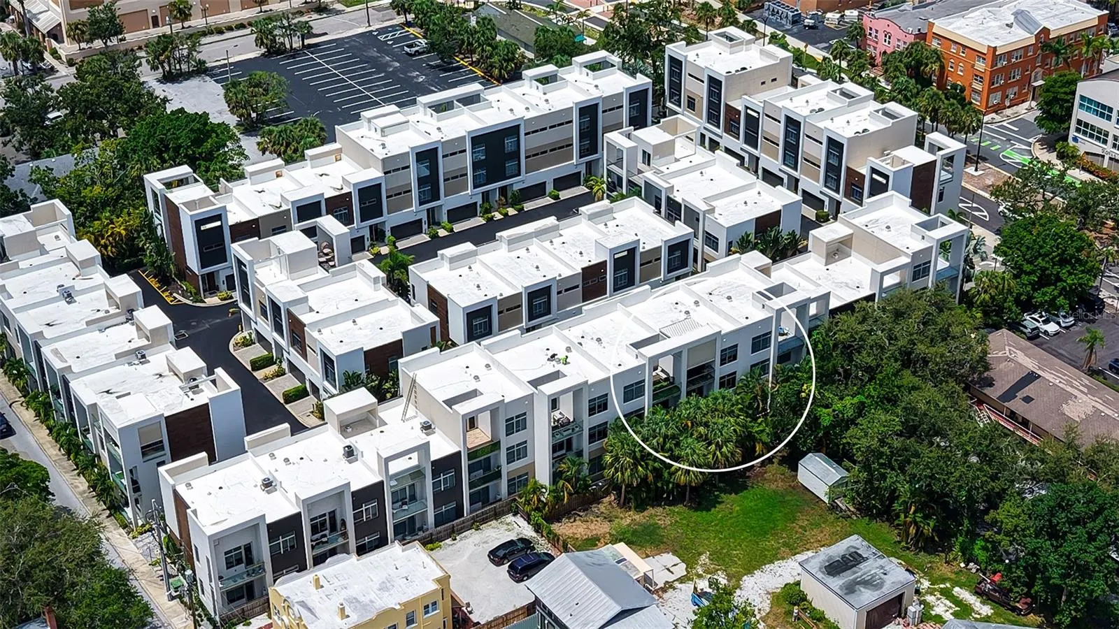 213 COSMOPOLITAN CT