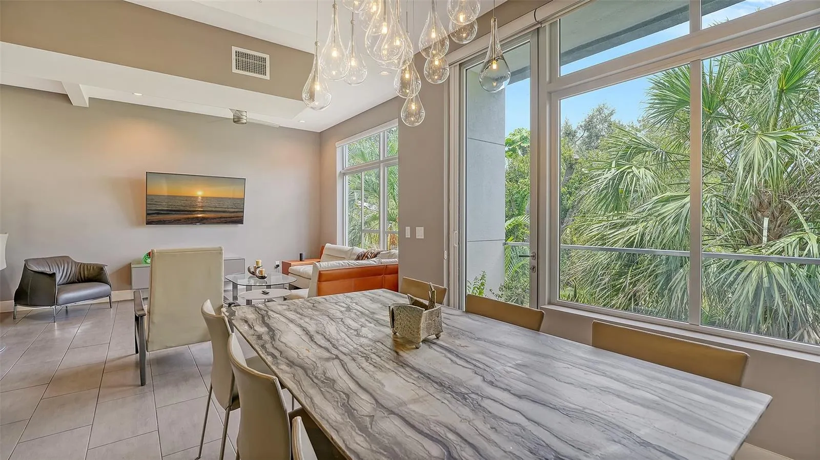 213 COSMOPOLITAN CT