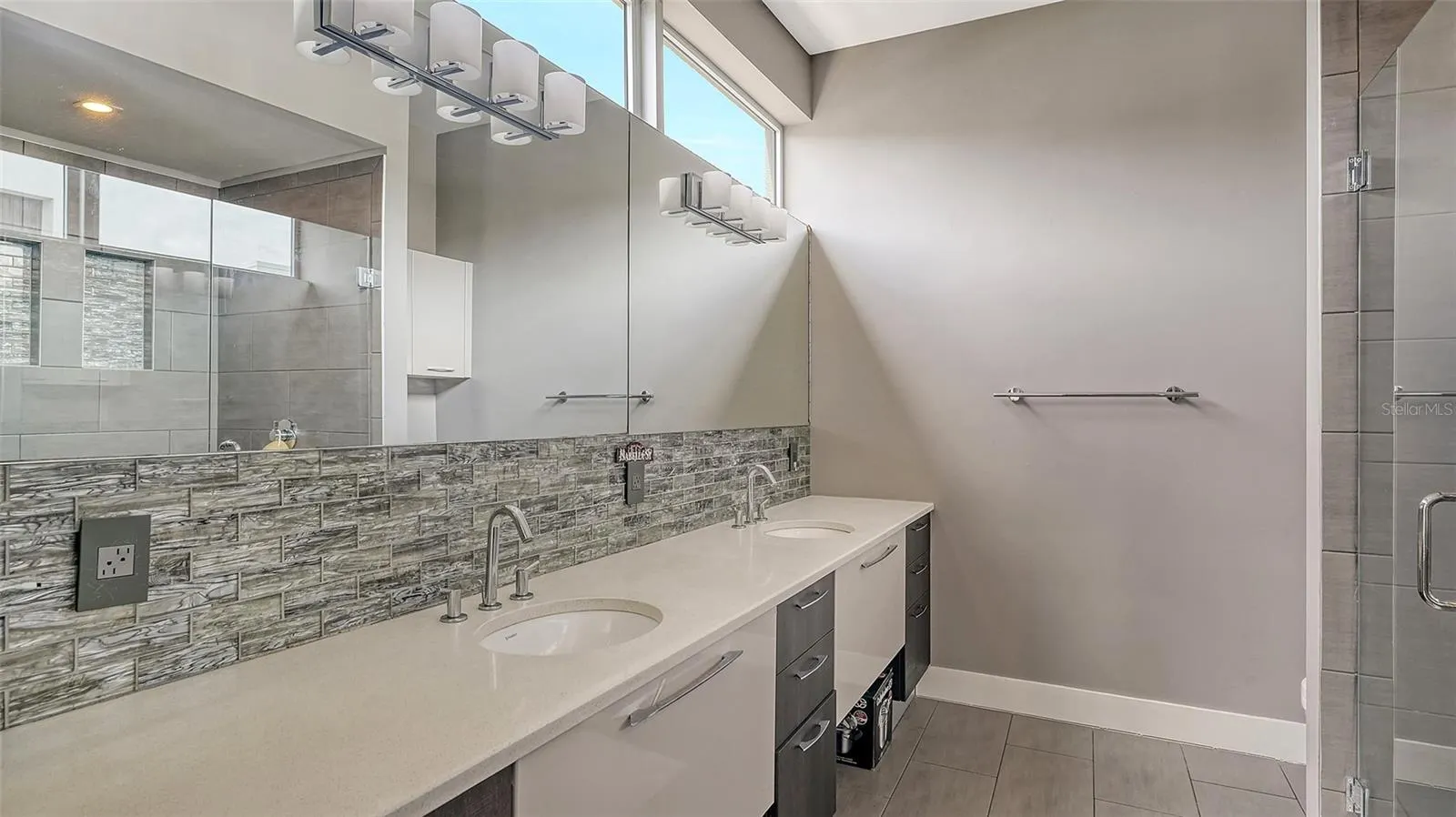 213 COSMOPOLITAN CT