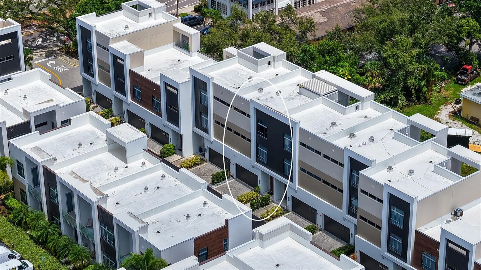 213 COSMOPOLITAN CT