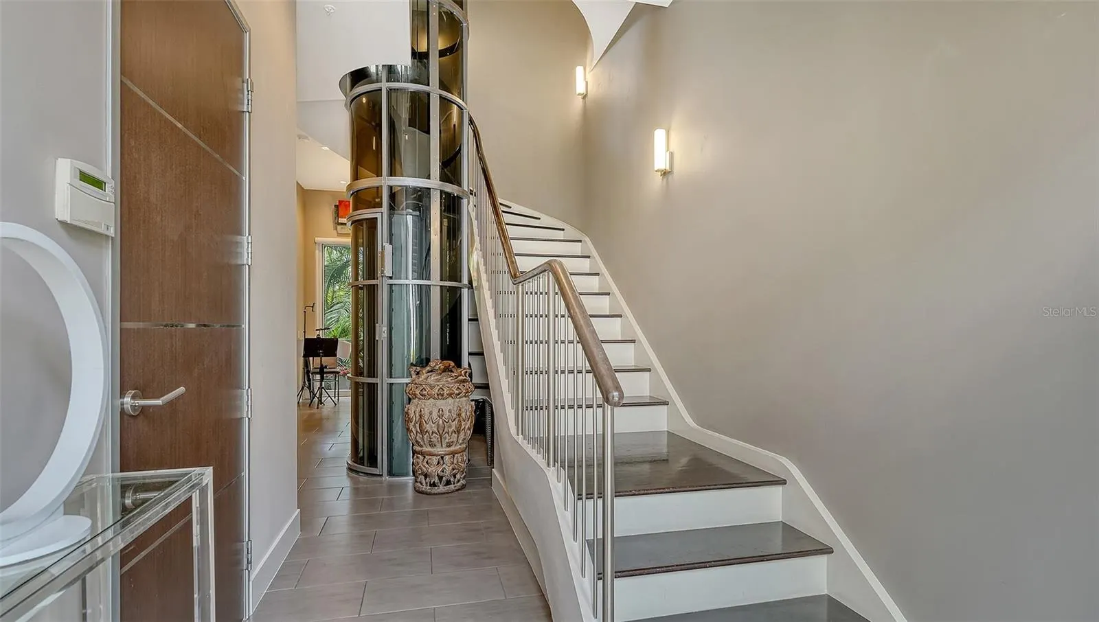 213 COSMOPOLITAN CT