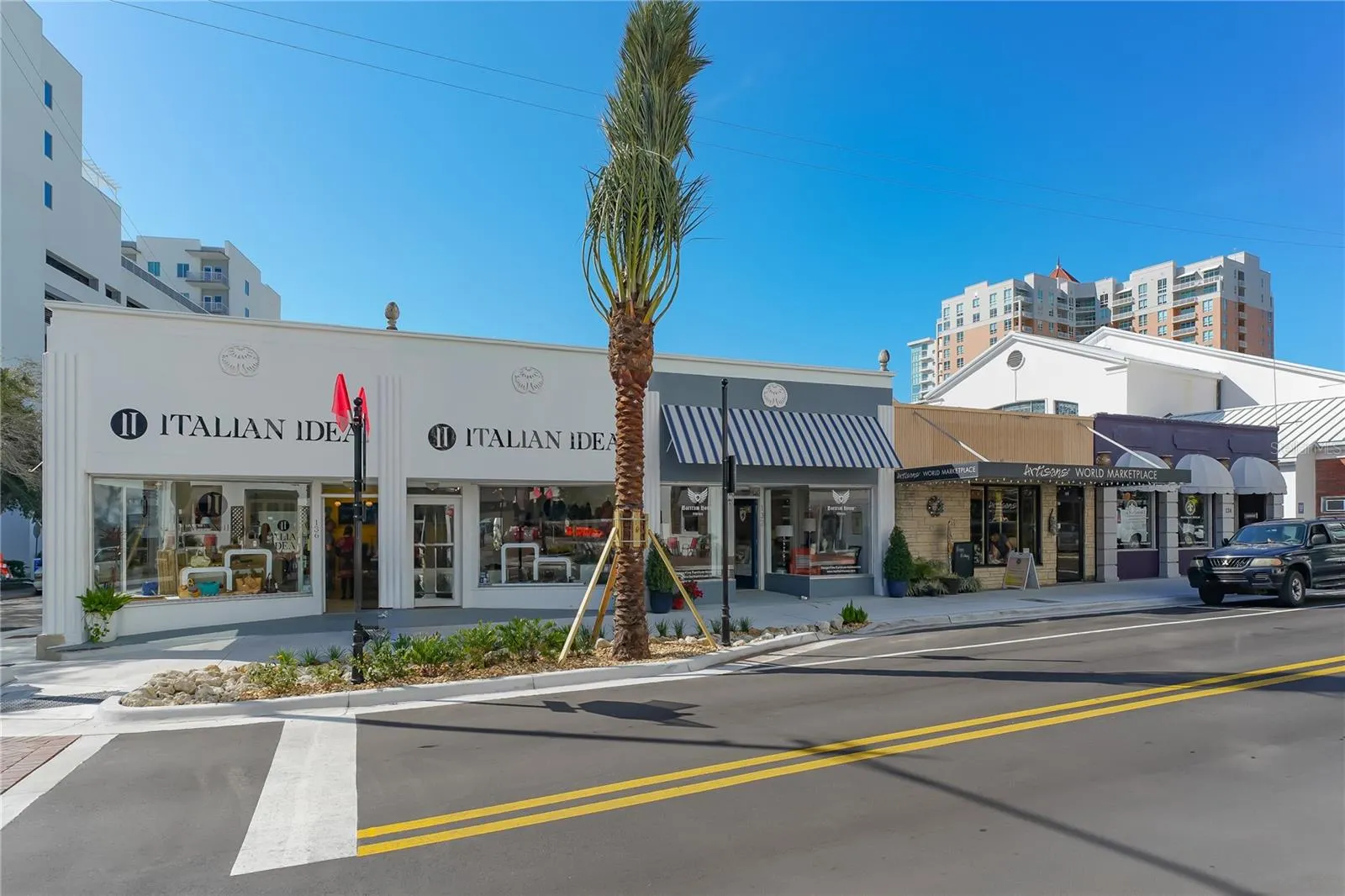 213 COSMOPOLITAN CT