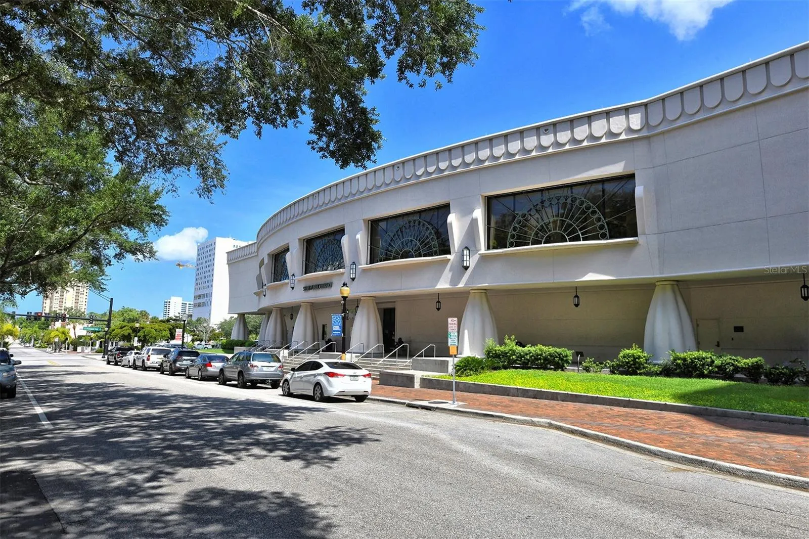 213 COSMOPOLITAN CT
